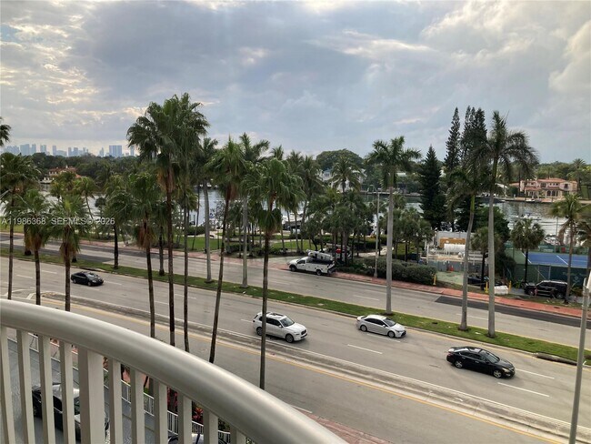 Building Photo - 5401 Collins Ave