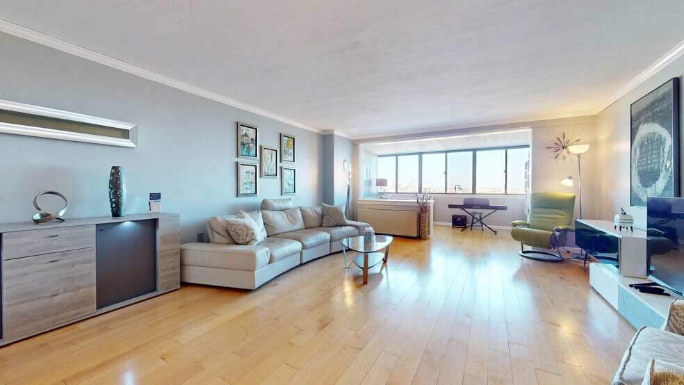 Building Photo - 10 Whittier Pl