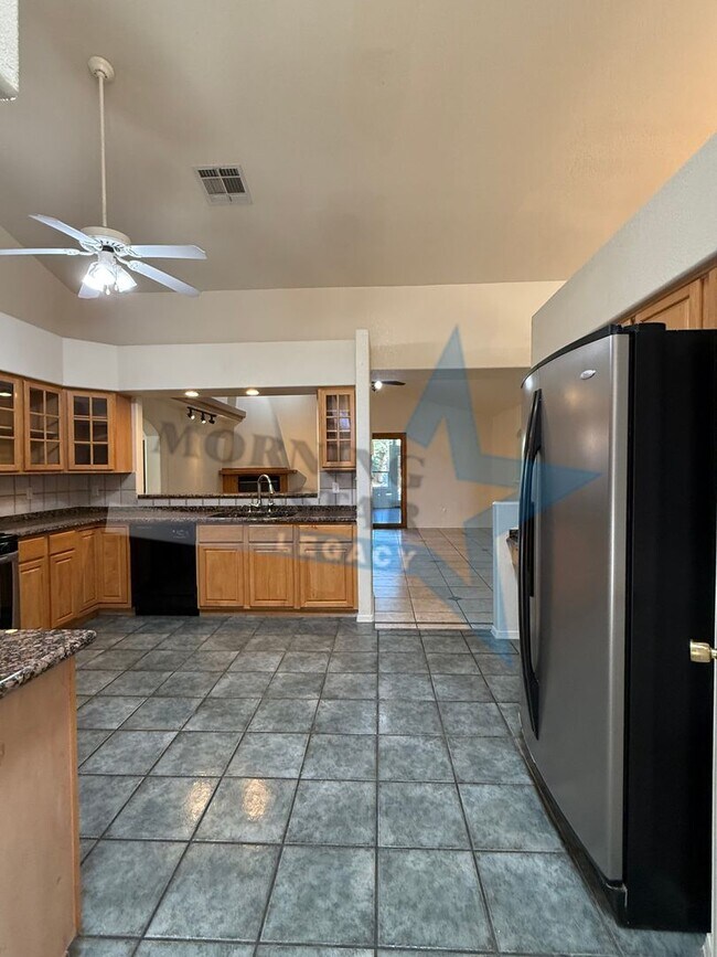 Building Photo - 4 bedroom, 4 bath house - Must see landscaping!