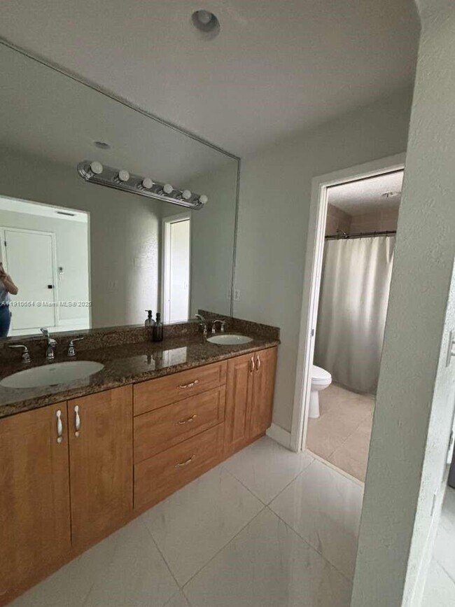 Building Photo - 16801 NW 72nd Ct