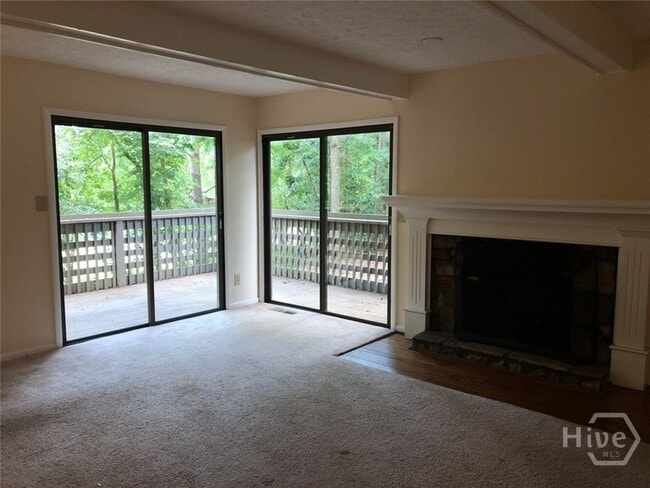 Building Photo - 195 Woodstone Dr