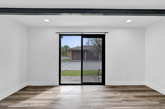 Building Photo - 3912 Overlook Dr