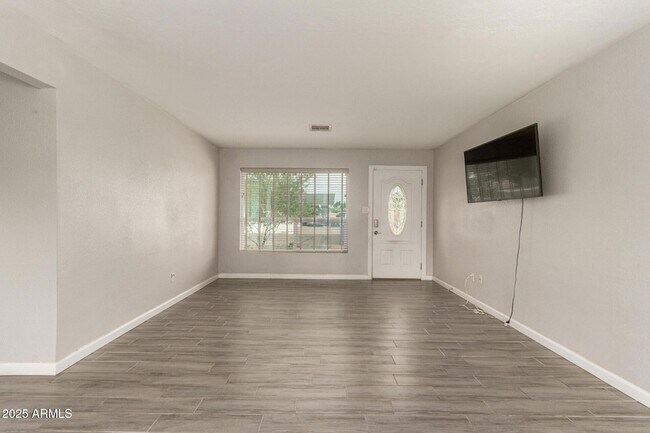 Building Photo - 501 E El Camino Dr