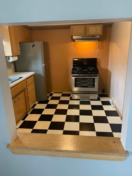 Building Photo - 3412 S 84th St
