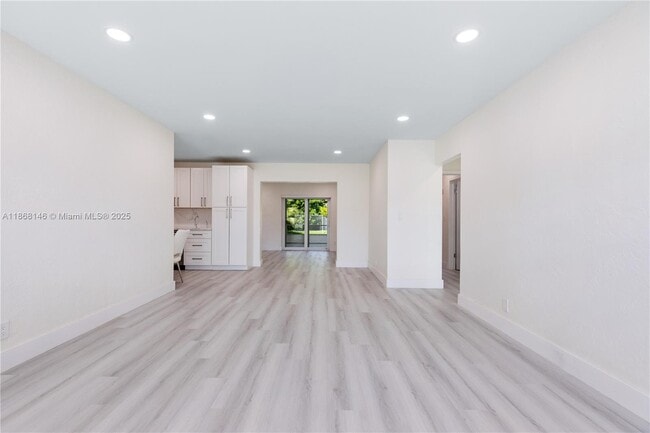 Building Photo - 7003 NW 99th Ave