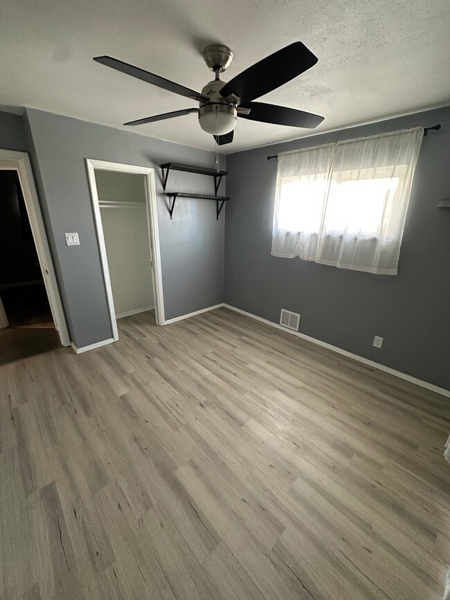 Building Photo - 1325 S Utica St