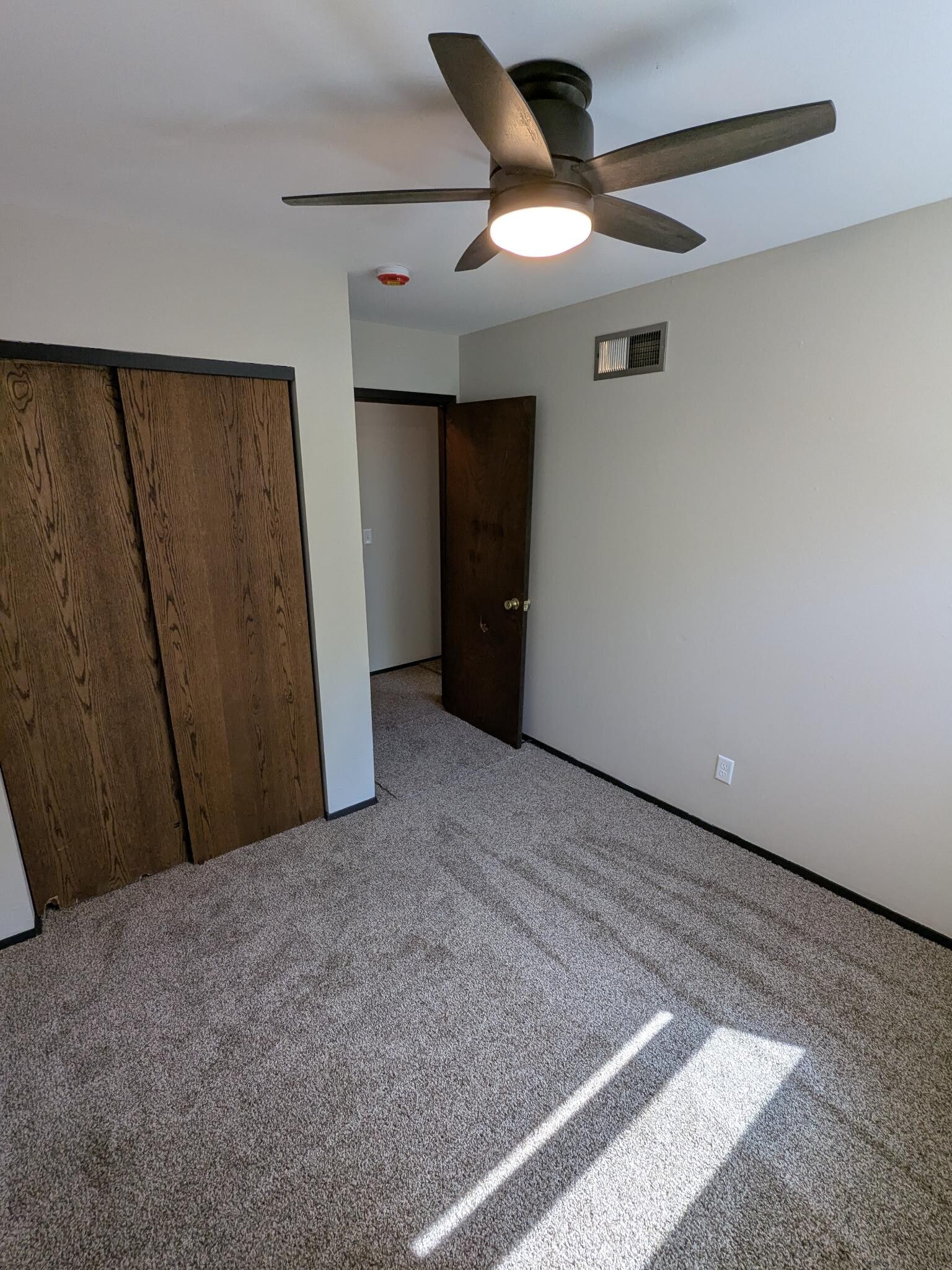 Building Photo - 645 Easton Pky