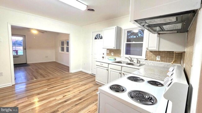 Building Photo - 392 Lafferty Ln