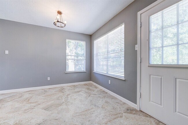 Building Photo - 17930 Seven Pines Dr