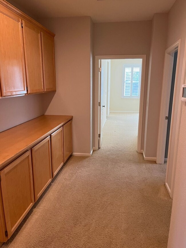 Building Photo - Beautiful Large Home in Wildhorse