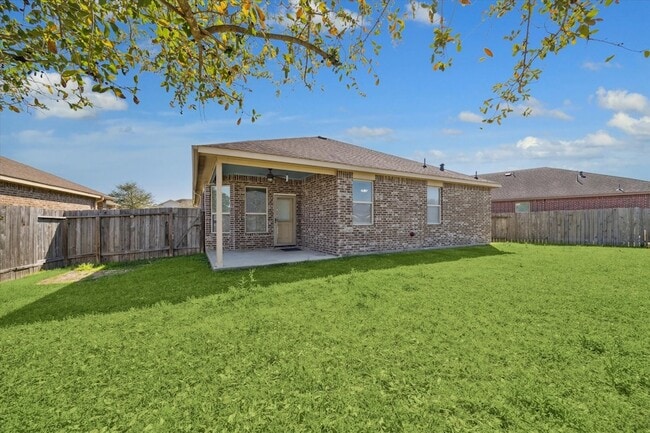Building Photo - 22582 Valley Canyon