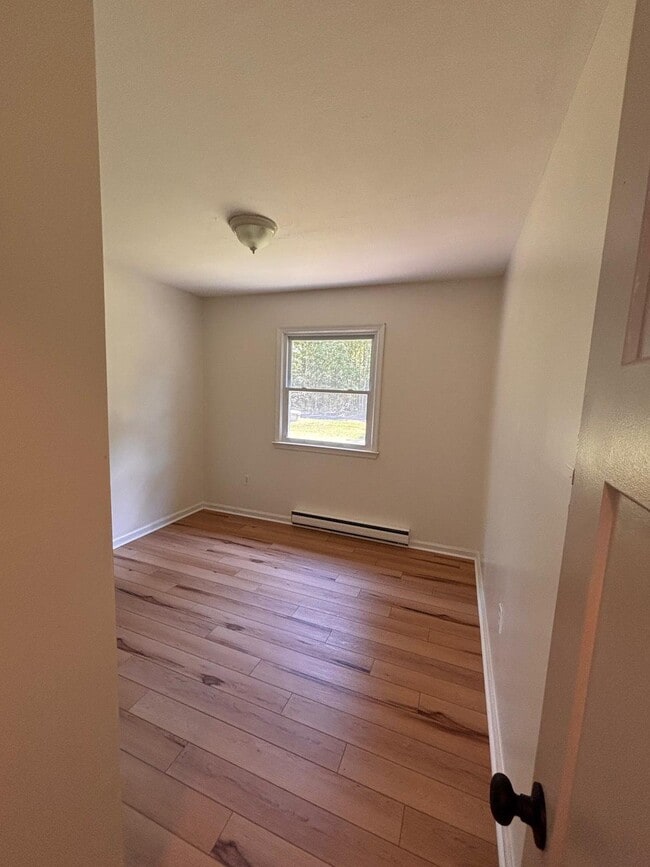 Building Photo - 3765 Longview Dr