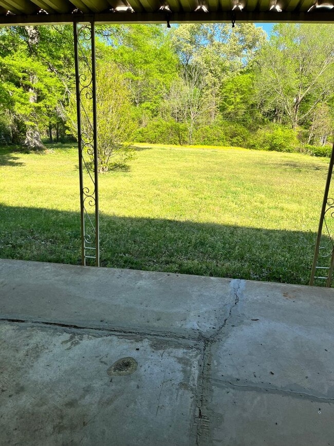 Building Photo - 3 Bedroom 2 Bathroom House in Genoa School District!