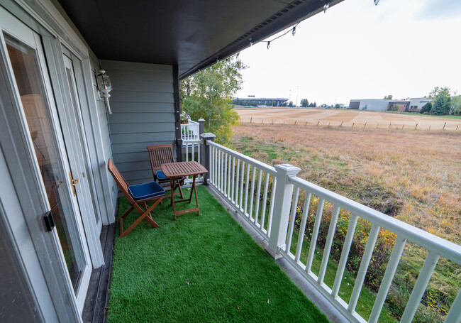 Balcony off living area - 409 Overbrook Dr