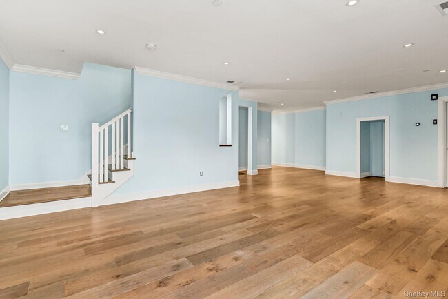 Building Photo - 21 Honeysuckle Ln