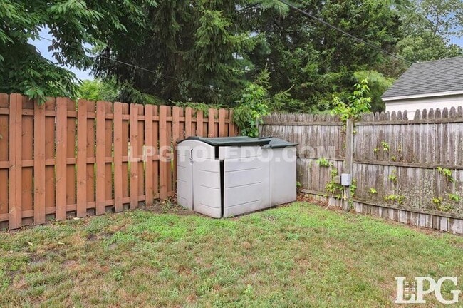 Building Photo - 7044 Springfield Dr