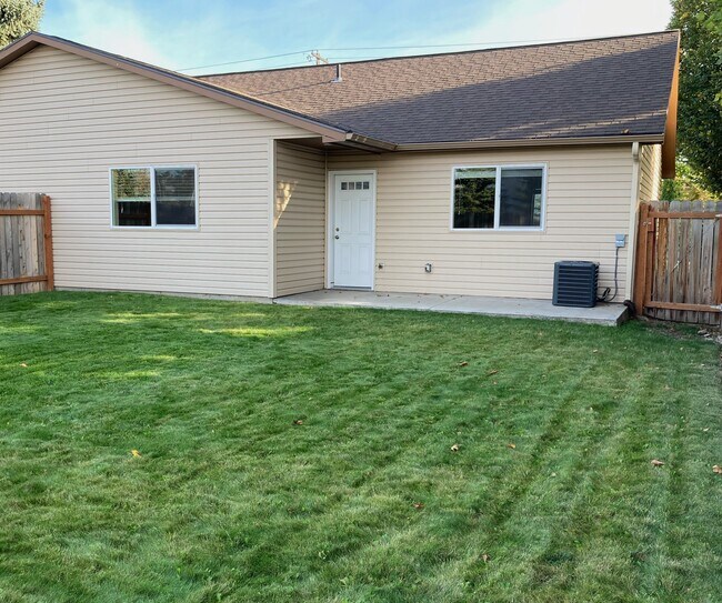 Building Photo - 12201 E Boone Ave