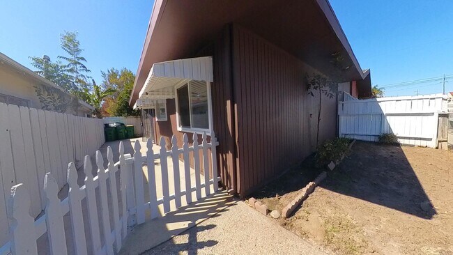 Primary Photo - 3535 N San Joaquin St