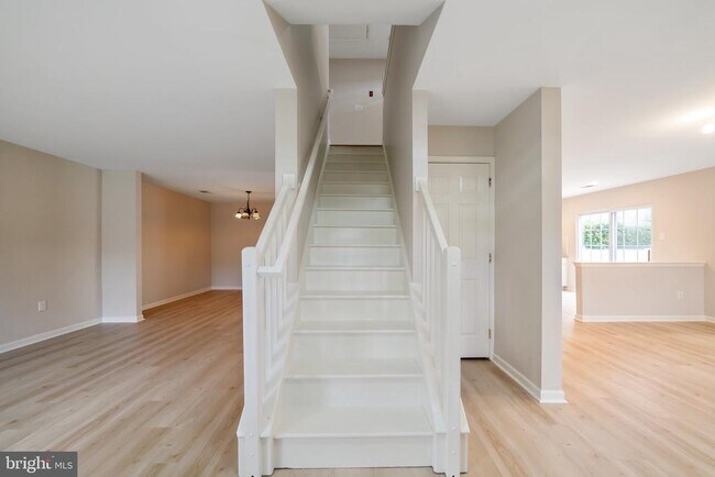 Building Photo - 249 Flagstone Rd