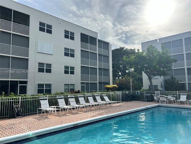 Building Photo - 1541 S Ocean Blvd