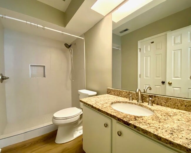 Building Photo - 1/2 Mo Off Special - Bed, 1 Bath townhome minutes to South Park