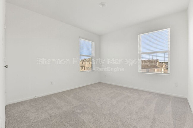 Building Photo - 253 Douglas Hls Dr