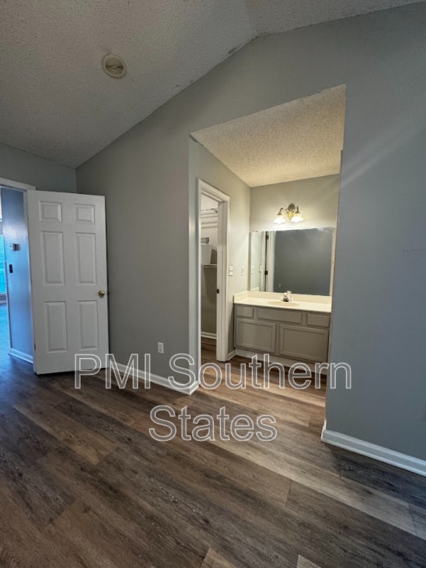 Building Photo - 100 Clear Lake Dr