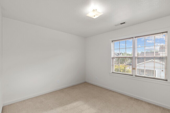 Building Photo - 403 Springwood Dr