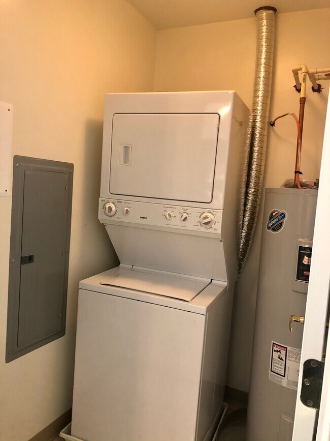 Building Photo - 2729 Gallows Rd