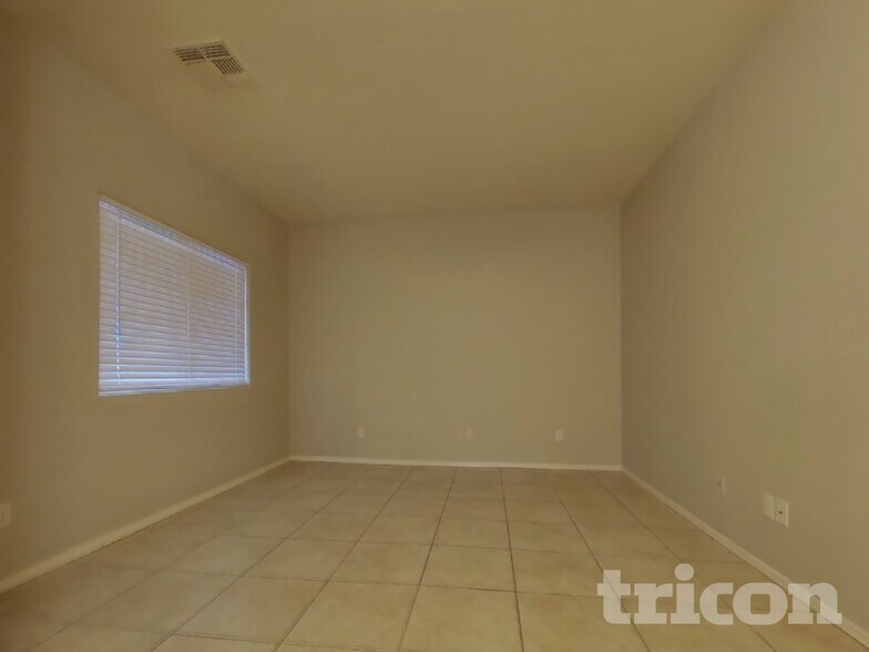 Building Photo - 6613 W Miami St