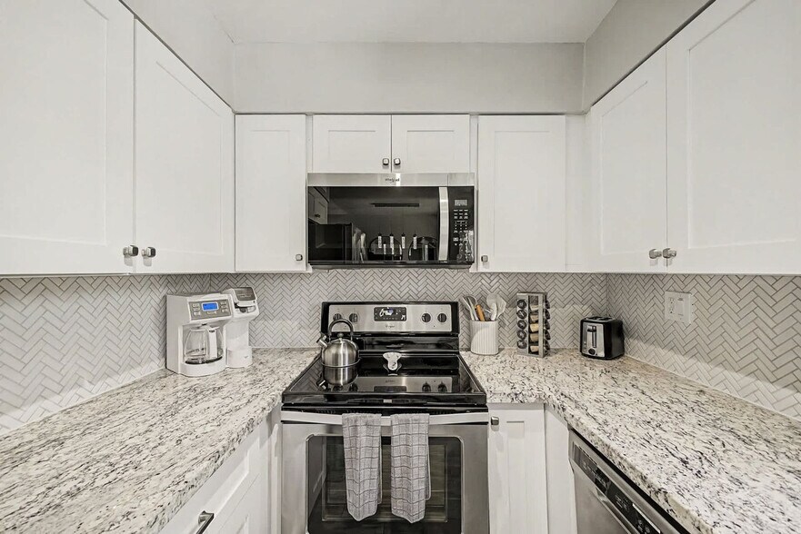 Building Photo - 4600 N 68th St