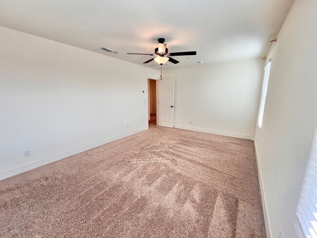 Building Photo - 1602 Dodder Dr