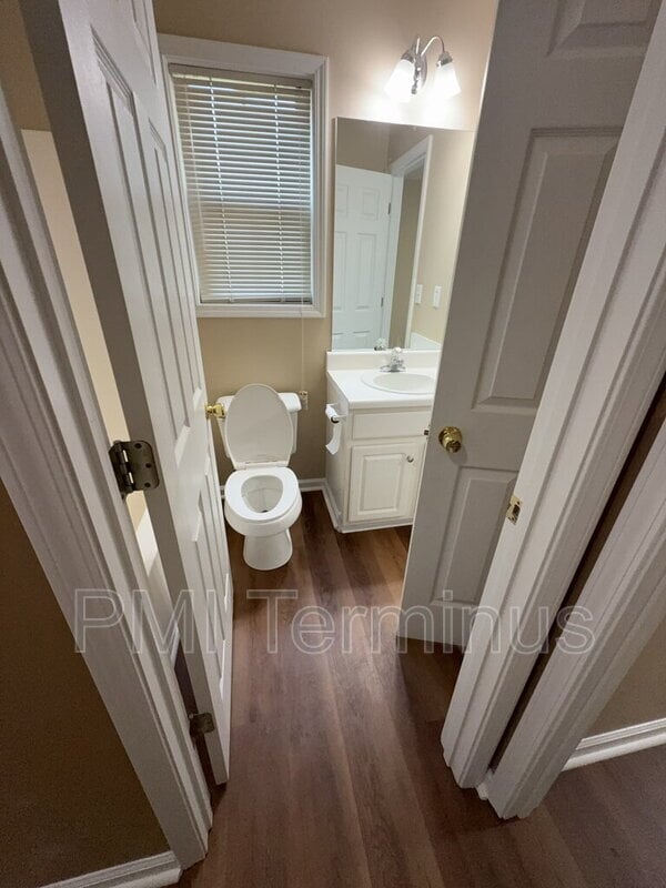 Building Photo - 6122 Farmwood Way SE