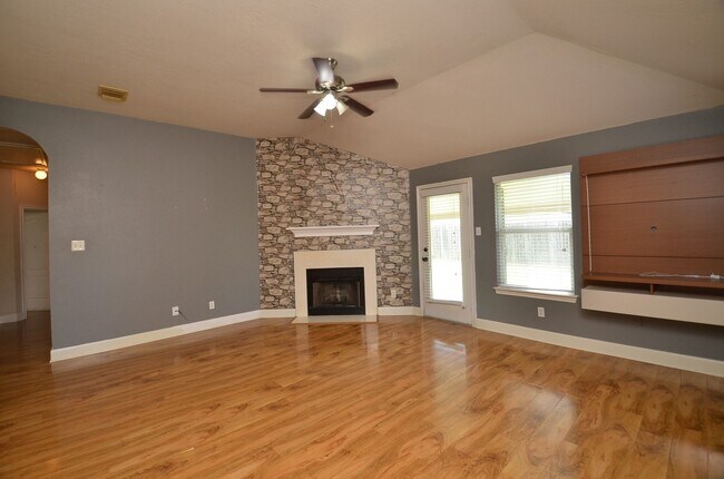 Building Photo - 4510 Regal Dr