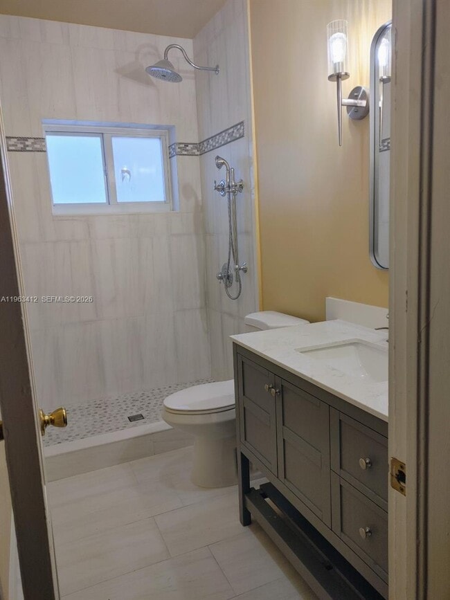 Building Photo - 630 SW 25th Rd