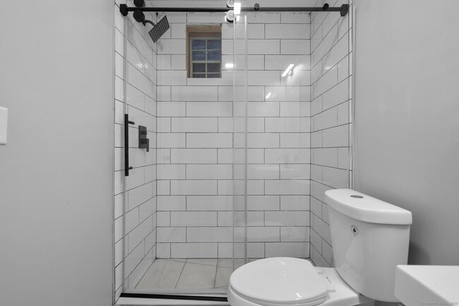 Building Photo - 140 Grand St