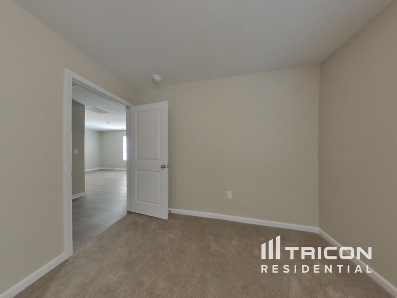 Building Photo - 340 Indian Lake Trail