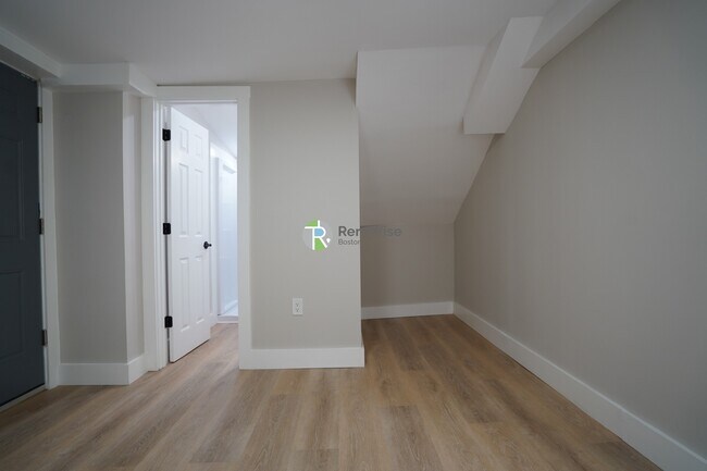 Building Photo - 142 Dorchester St