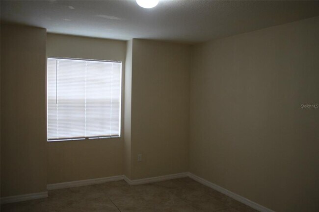 Building Photo - 13838 Fairway Island Dr