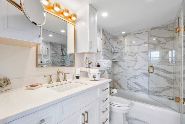 Building Photo - 1701 S Flagler Dr