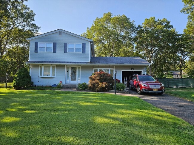 Primary Photo - 15 Westbridge Dr