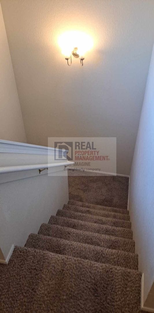 Building Photo - Check Out This Adorable 3 Bedroom, 2.5 Bath TownHome!