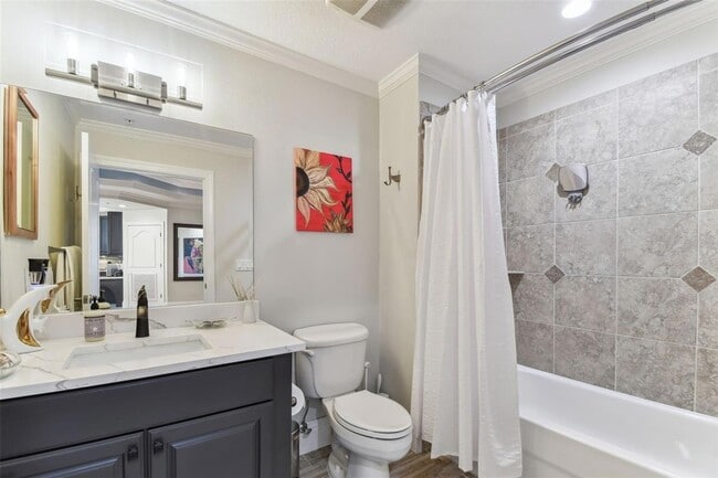 Building Photo - 200 Skiff Point