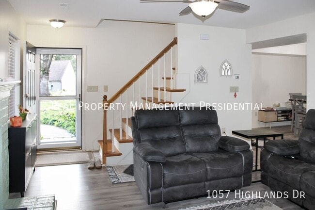Building Photo - 1057 Highlands Dr