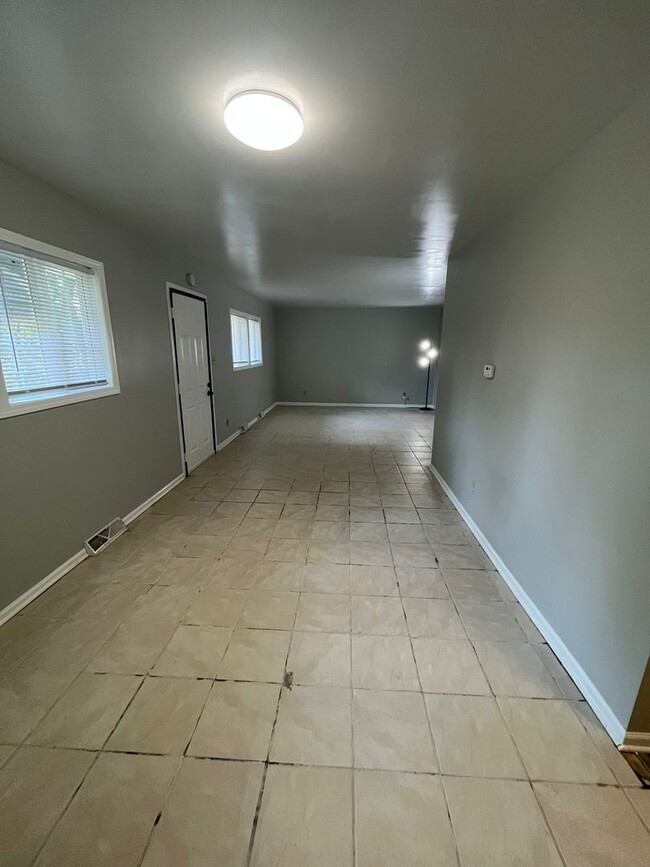 Building Photo - WOW! This is a Home! 3-bedroom, 1-bath hom...
