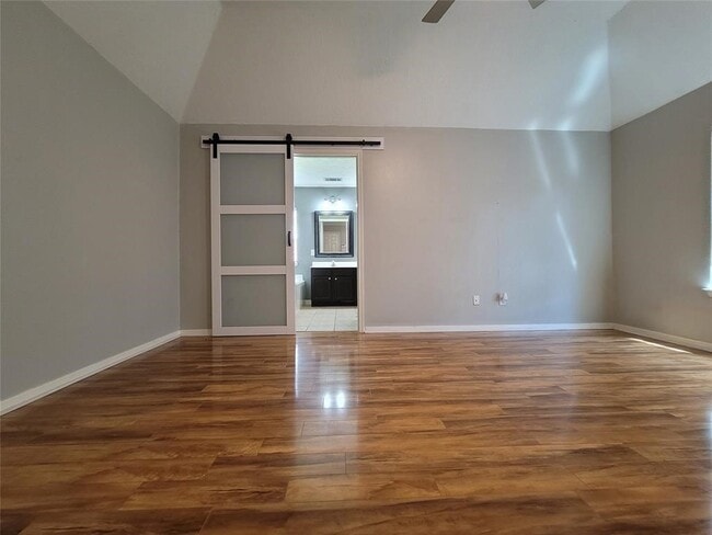 Building Photo - 8011 Aspen Dr