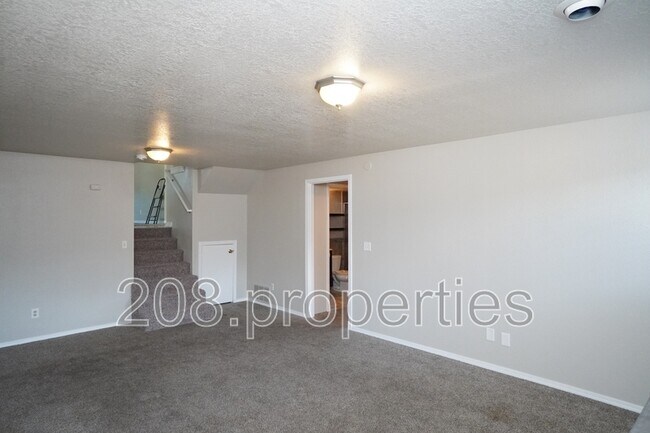 Building Photo - 698 Berwick Dr