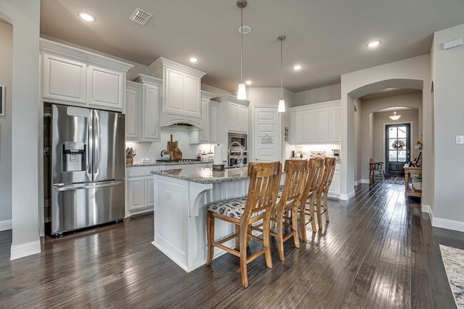 Building Photo - 1805 Shaila Dr