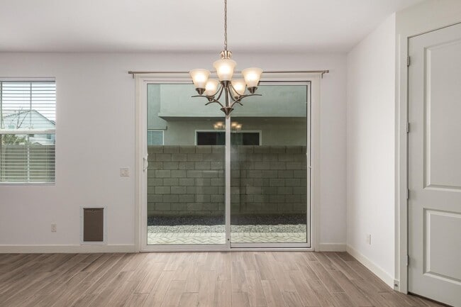 Building Photo - 5552 S Dillon