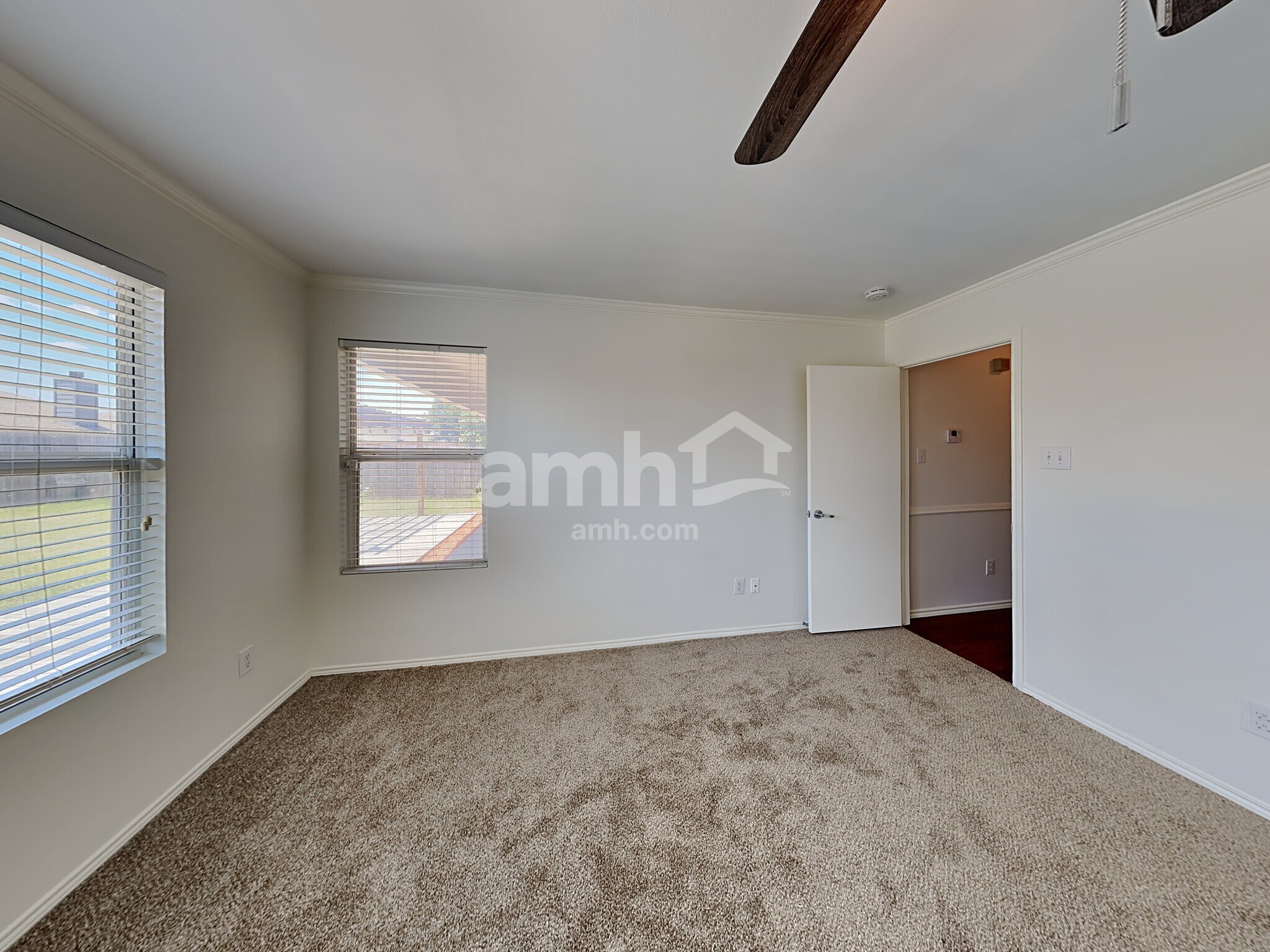 Building Photo - 9921 Thomas Jefferson Dr